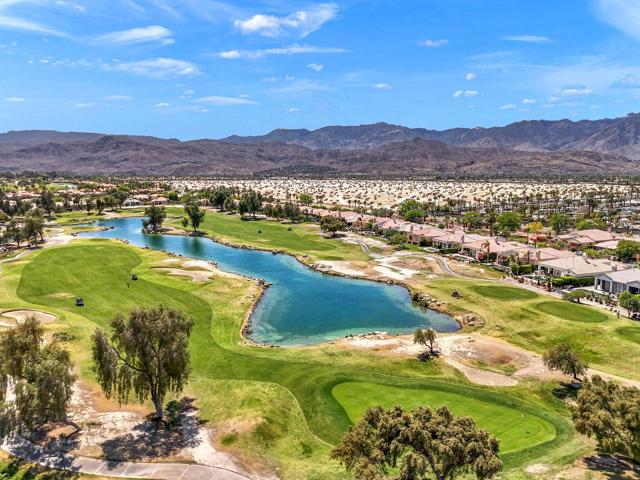 61 Via Las Flores, Rancho Mirage CA: https://media.crmls.org/mediaz/293e3c8a-fe7c-4a9c-b555-0780434820b1.jpg