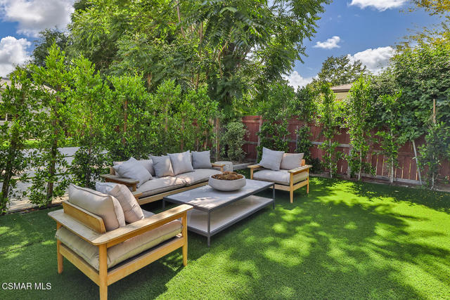 514 W Washington Boulevard, Pasadena CA: https://media.crmls.org/mediaz/29412d32-acd0-4da2-940a-939da25c80de.jpg