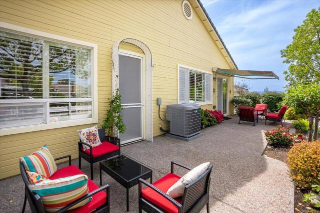 8873 Wine Valley Circle, San Jose CA: https://media.crmls.org/mediaz/29419197-1478-4929-9981-91fbae4ec915.jpg