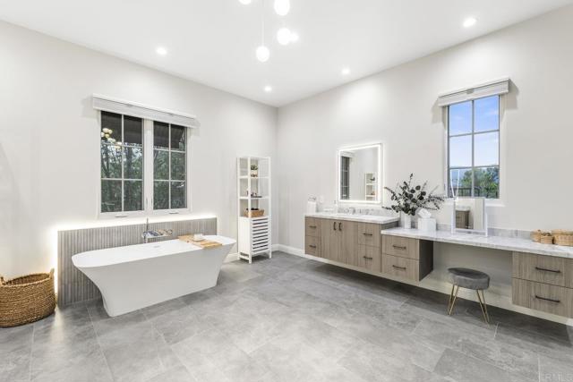 Detail Gallery Image 16 of 54 For 8318 the Landing Way, San Diego,  CA 92127 - 4 Beds | 4/2 Baths