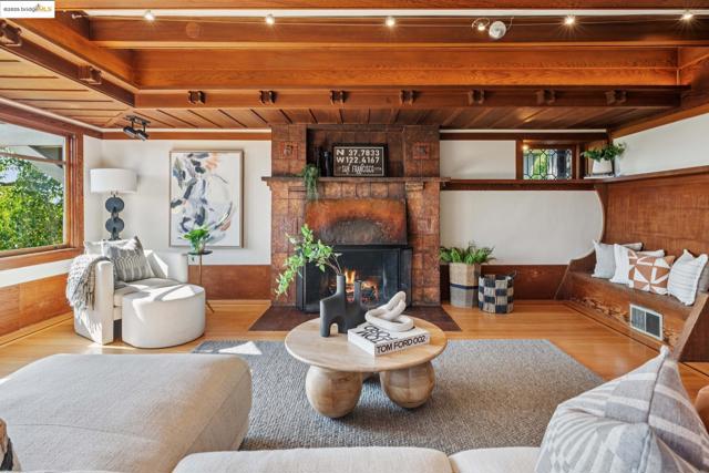 1309 Arch St, Berkeley CA: https://media.crmls.org/mediaz/2942e392-25d0-4b73-b554-d2e7eb949848.jpg