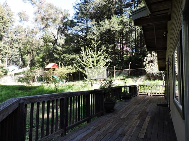 450 Bernstein Drive, Boulder Creek CA: https://media.crmls.org/mediaz/294359a8-e452-421b-9970-05d29fa3a2e0.jpg