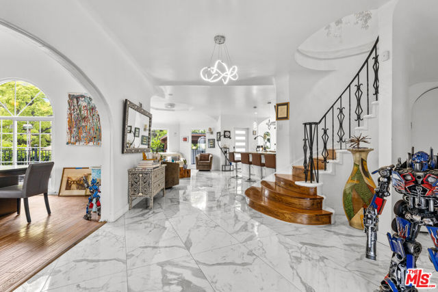 2240 Hillhurst Avenue, Los Angeles CA: https://media.crmls.org/mediaz/294398ca-d0e6-4af7-9b92-e29e643dc594.jpg