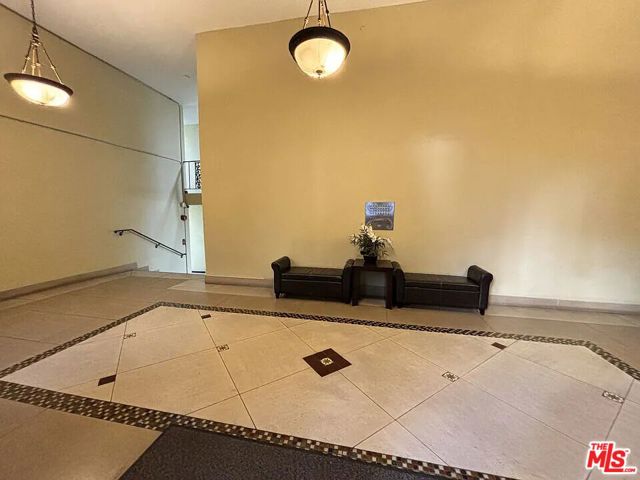 7300 Franklin Avenue, Los Angeles CA: https://media.crmls.org/mediaz/2943e035-9e89-406b-bbc8-8303f24324ab.jpg