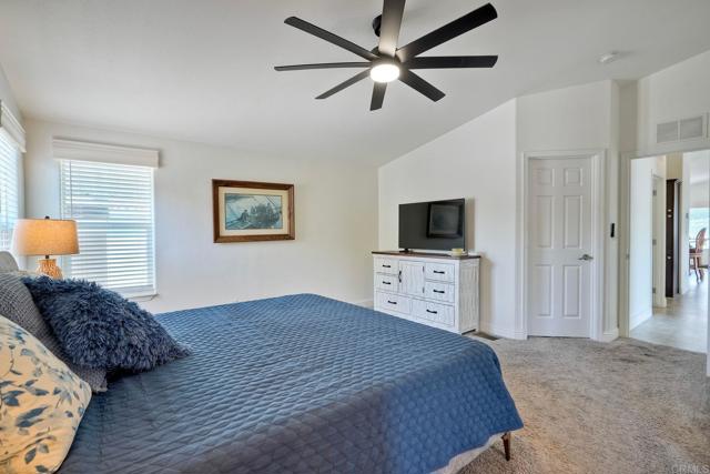 2280 E Valley Parkway, Escondido CA: https://media.crmls.org/mediaz/29448241-931b-4729-b5f4-c0fb6522237a.jpg
