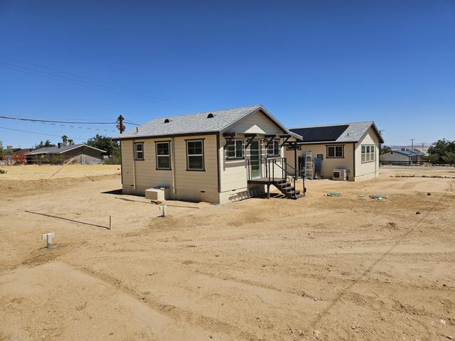 4884 Avenida Del Sol, Joshua Tree CA: https://media.crmls.org/mediaz/2944ceee-77b4-4bd2-94f1-1f519c532a7e.jpg