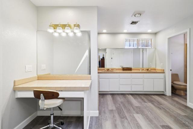 9704 Indian Creek Way, Escondido CA: https://media.crmls.org/mediaz/2944e8ee-ef52-4d71-817d-b2f272100740.jpg