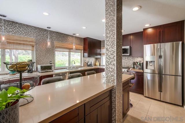 11840 SPRINGSIDE ROAD, San Diego CA: https://media.crmls.org/mediaz/29459ca2-7b67-4b59-91d7-98d3d24e56a3.jpg
