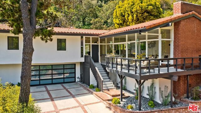 2275 Betty Lane, Beverly Hills, California 90210, 3 Bedrooms Bedrooms, ,2 BathroomsBathrooms,Single Family Residence,For Sale,Betty,24384377