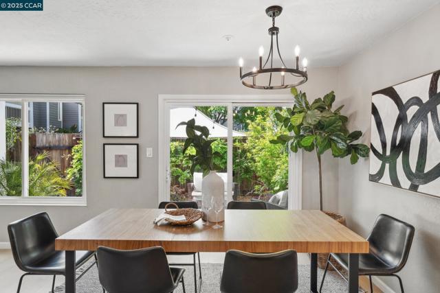 250 Ashley Circle, Danville CA: https://media.crmls.org/mediaz/2945e603-b395-44d4-b349-644a883cfe53.jpg
