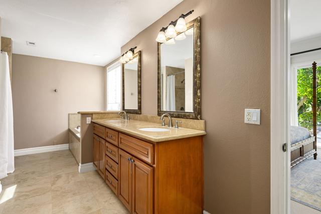 76101 Zuni Road, Indian Wells CA: https://media.crmls.org/mediaz/294634af-f6e7-4a46-8fb4-e736bf8503e6.jpg