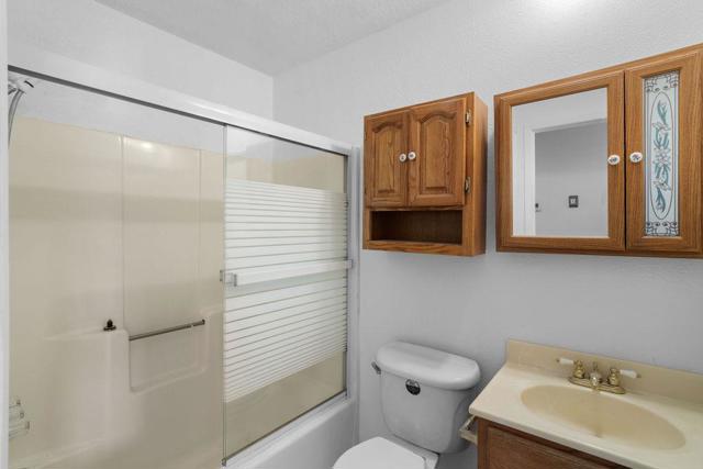257 Robert Avenue, Ripon CA: https://media.crmls.org/mediaz/294642d8-0059-4e1d-b315-09ffda532b53.jpg