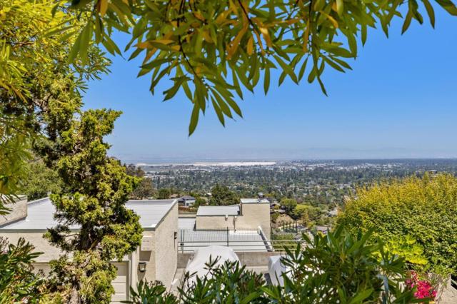 438 Portofino Drive, San Carlos CA: https://media.crmls.org/mediaz/2946cbea-b72e-4ba1-a3ea-8d4de73caf0f.jpg