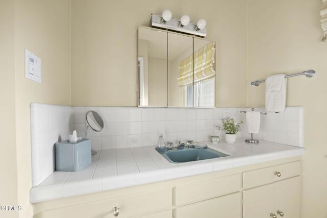635 Via Del Cerro, Camarillo CA: https://media.crmls.org/mediaz/2946e3b4-a03c-4f58-899f-d4fdf700e5de.jpg