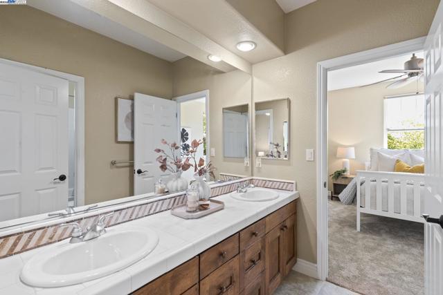3168 Bay Meadows Ct, Livermore CA: https://media.crmls.org/mediaz/29481f1f-6aa4-482a-b922-dc91c443c824.jpg