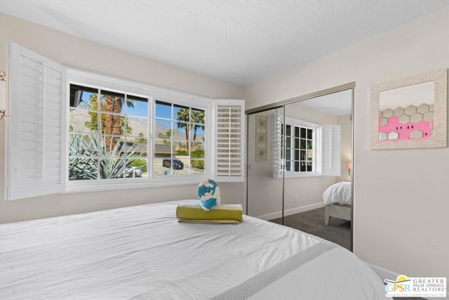 1186 S San Joaquin Drive, Palm Springs CA: https://media.crmls.org/mediaz/29483707-d7fd-4652-9248-669df0e938f9.jpg