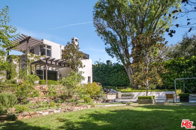 850 Muskingum Avenue, Pacific Palisades CA: https://media.crmls.org/mediaz/2948ce39-cdb7-4180-b52c-21a0dc223f29.jpg