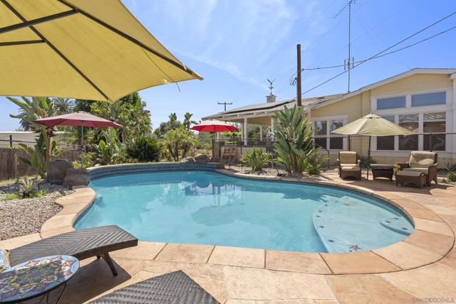 10505 Valle Vista Rd, Lakeside CA: https://media.crmls.org/mediaz/29495e2b-4671-4a07-a6bc-5535dc9052cc.jpg