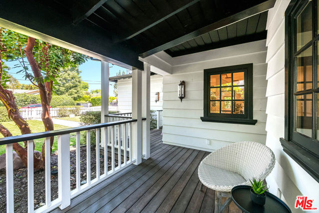 4938 Morse Avenue photo 4