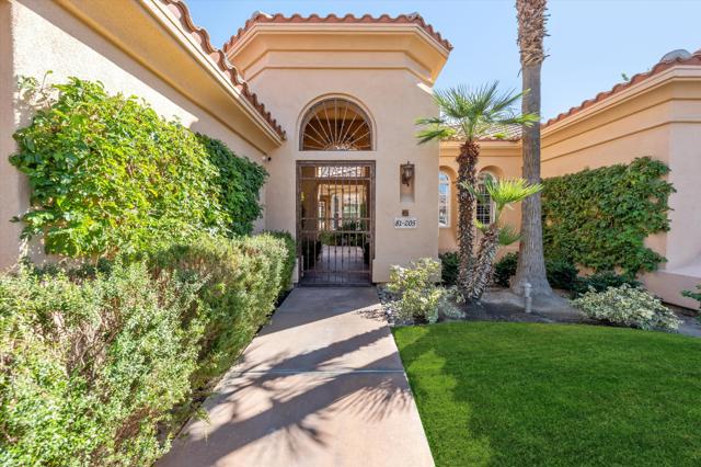 81205 Kingston Heath, La Quinta CA: https://media.crmls.org/mediaz/2949c9b6-ff1a-4700-9aa9-26732312a80d.jpg