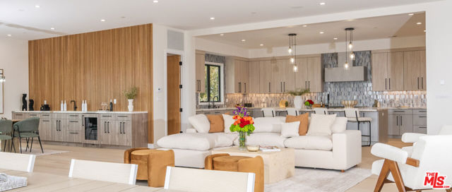 461 Chabela Drive, Manhattan Beach CA: https://media.crmls.org/mediaz/294a180b-e58d-475b-b8bf-6f55c18778cf.jpg