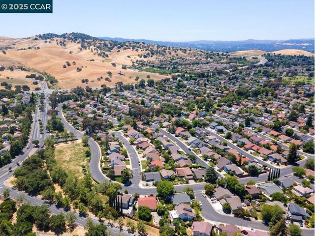 4672 N Larwin Ave, Concord CA: https://media.crmls.org/mediaz/294aa6ca-1772-4fda-8b96-50f730c5a422.jpg