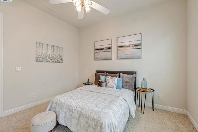 2453 Gardenstone Pl, Manteca CA: https://media.crmls.org/mediaz/294ae154-aee6-4825-b3cb-d70a6e85a5ef.jpg