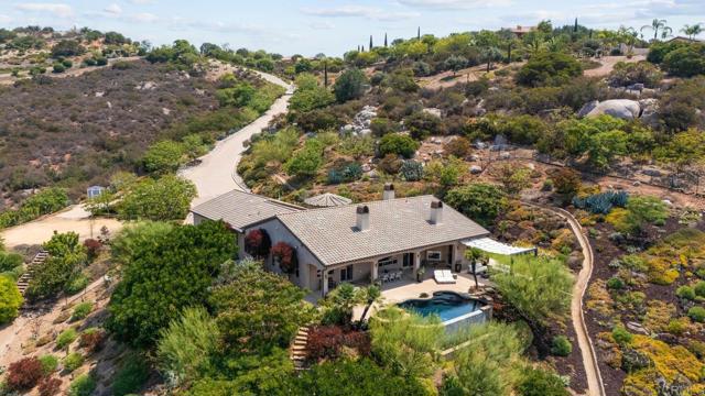 5102 Espinoza Road, El Cajon CA: https://media.crmls.org/mediaz/294ba720-0818-48ad-af1f-35774766d179.jpg