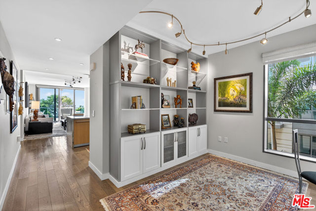 1755 Ocean Avenue, Santa Monica CA: https://media.crmls.org/mediaz/294bab92-a1af-474b-bb8c-be9c746474b0.jpg