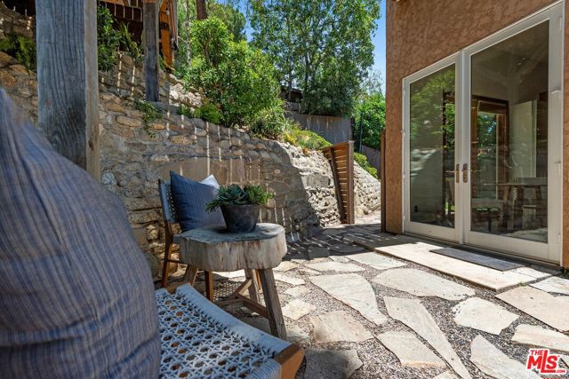 2116 Princeton Avenue, Los Angeles CA: https://media.crmls.org/mediaz/294cedbc-916e-47be-8e4b-63c4259fca9d.jpg