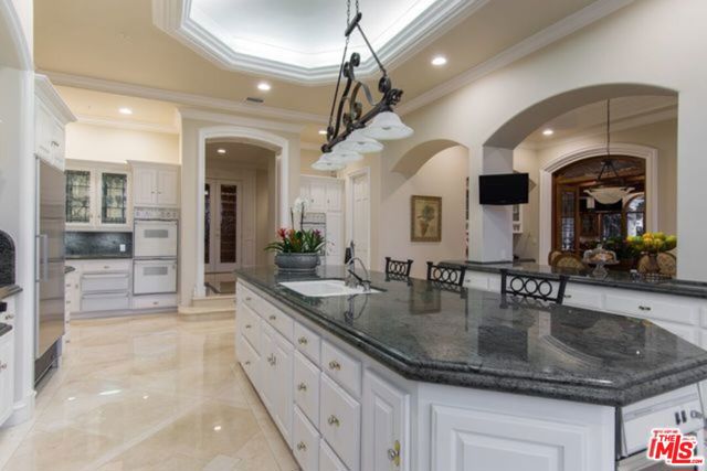 3855 BRUNSTON Court, Westlake Village CA: https://media.crmls.org/mediaz/294d3349-956e-4c8f-9a47-de48feb552bb.jpg