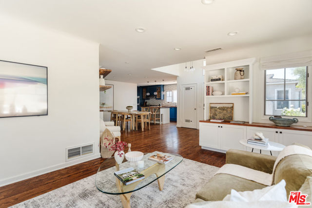 7920 Yorktown Avenue, Los Angeles CA: https://media.crmls.org/mediaz/294d8bc7-0138-428d-8470-11866a1ba1be.jpg