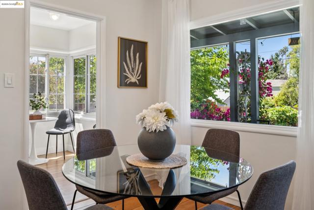 4332 Hyacinth Ave, Oakland CA: https://media.crmls.org/mediaz/294dd228-1469-48bd-ba37-94049d2a3220.jpg
