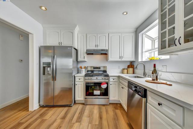 153 Morningside Dr, Daly City CA: https://media.crmls.org/mediaz/294e27e1-cb9d-462f-a815-95248dea6247.jpg