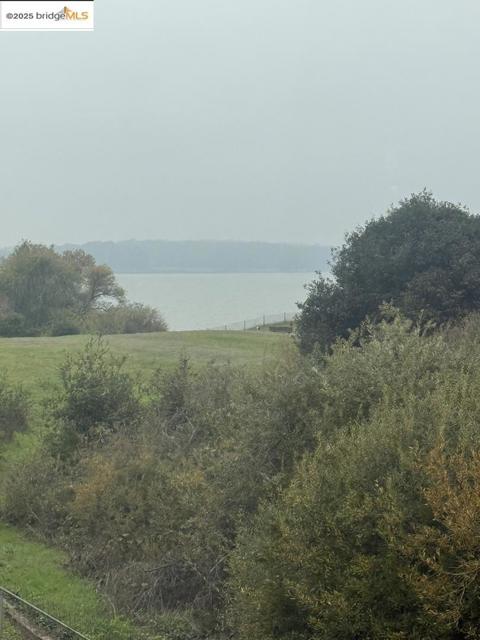 2269 Cypress AVE, San Pablo CA: https://media.crmls.org/mediaz/294ec33e-c286-4782-aa77-c59483a2a3ba.jpg