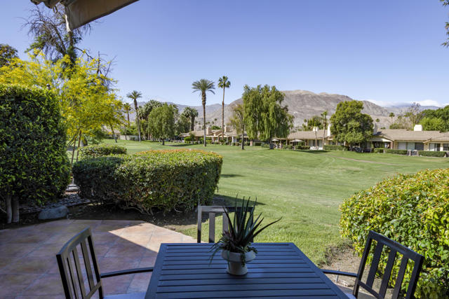 111 Juan Circle, Palm Desert CA: https://media.crmls.org/mediaz/294f9508-aa6c-47a8-8375-9fac16131262.jpg