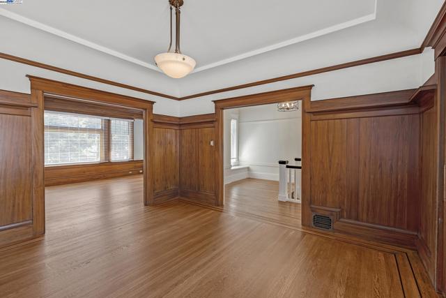 4134 Fulton St, San Francisco CA: https://media.crmls.org/mediaz/2950003a-af05-41f6-a6b3-c459a076673e.jpg