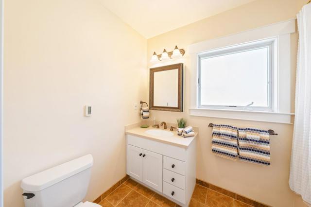 1207 Danmann Avenue, Pacifica CA: https://media.crmls.org/mediaz/29502935-48c2-438d-80f4-163850c41250.jpg