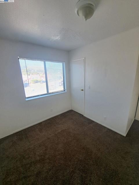 6109 Foothill Blvd, Oakland CA: https://media.crmls.org/mediaz/29504c28-1592-4554-b8c7-8477d5f5f60e.jpg