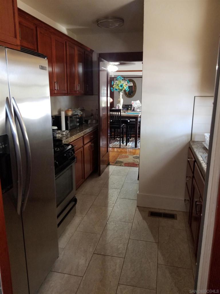 MLS #250032259SD image #11