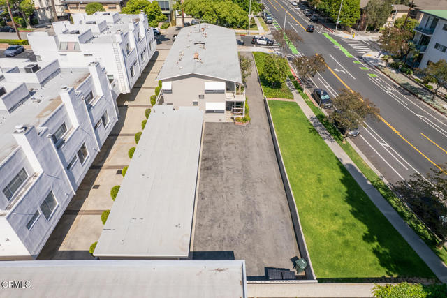 999 Cordova Street, Pasadena CA: https://media.crmls.org/mediaz/2950e8a7-d6c6-4a7b-a44a-737415e55c62.jpg