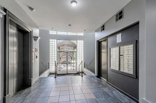 97 E Saint James Street, San Jose CA: https://media.crmls.org/mediaz/2950fd16-6199-4911-b0b6-f4cc05e17495.jpg