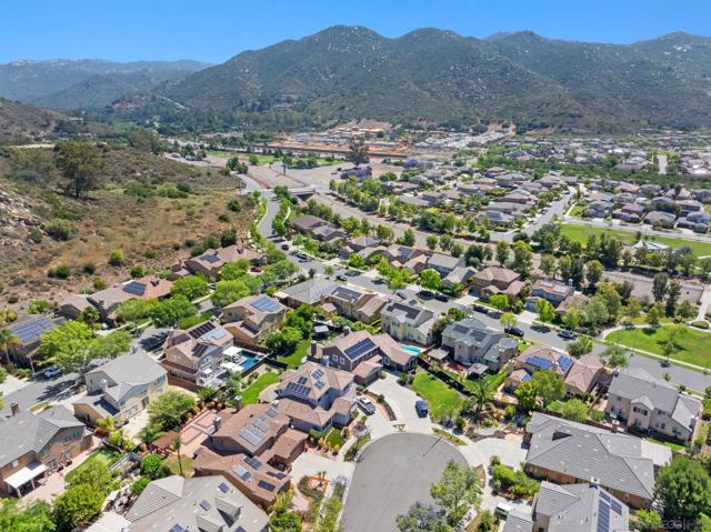2954 Rangpur Court, Escondido CA: https://media.crmls.org/mediaz/295177a6-cf69-4567-bfb8-1556478e26e3.jpg