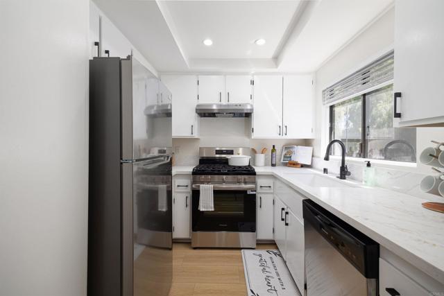 2135 E Valley Parkway, Escondido CA: https://media.crmls.org/mediaz/29517ab4-5571-46e0-97d3-faa5c4e68c56.jpg