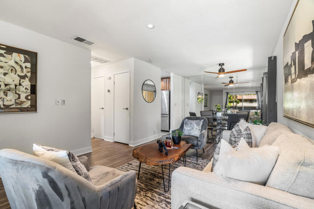 575 N Villa Court, Palm Springs CA: https://media.crmls.org/mediaz/29517c60-a570-46f6-ab95-677db8232d71.jpg