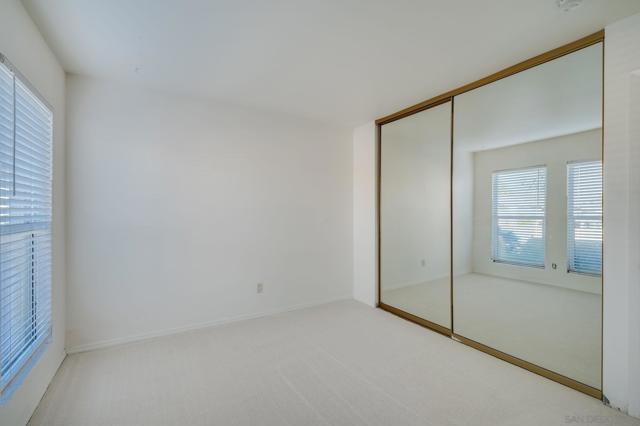 4851 Cole St, San Diego CA: https://media.crmls.org/mediaz/29526d05-98da-4524-aada-71bc49dba490.jpg
