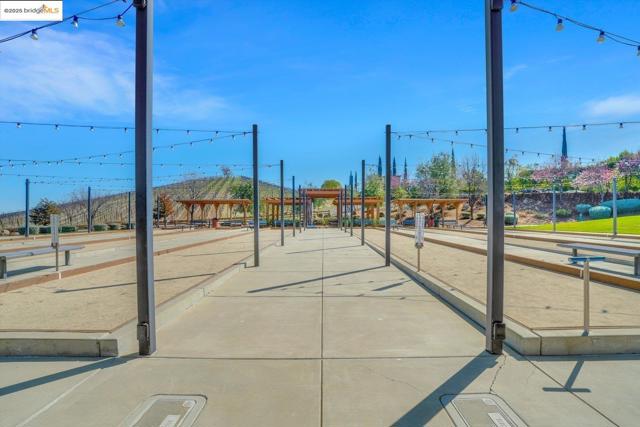 1577 Chianti LN, Brentwood CA: https://media.crmls.org/mediaz/29534a0d-b08f-4bef-8a8b-60603e334436.jpg