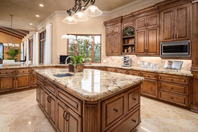 4955 Rancho Del Mar Trail, San Diego CA: https://media.crmls.org/mediaz/2953beaa-02a2-4dfa-88b1-6f60ddee2726.jpg