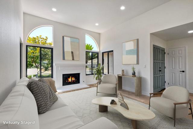 13356 Corte De Comares, San Diego CA: https://media.crmls.org/mediaz/29541c5a-b5bf-4bd1-8114-825e32c54b47.jpg