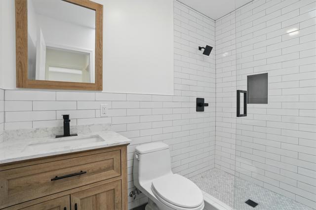 119 Nueva Ave, San Francisco CA: https://media.crmls.org/mediaz/29547649-917a-43d8-80aa-92a38fcb0c2a.jpg